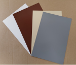 Kleurstalen voor PVC terrasoverkapping voor het hele jaar op maat: wit, bruin, beige en grijs.