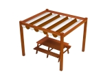 Bruine tuinpergola met horizontaal tweekleurig PVC-vouwcordon dat houten tafel met banken beschermt tegen de zon.