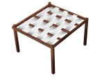 Bandes blanches imperméables pour gazebo 0,4x5 m entrelacées sur une structure de pergola en bois marron.