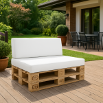 Hvitt skreddersydd putetrekk til hageputer på pallesofa på hageterrassen.