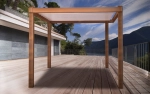 Pérgola de terraço castanha com vela deslizante impermeável 3x3 em plataforma de madeira com vista para o lago.