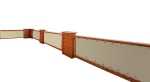 Robuust PREMIUM balkonscherm op maat met zeilringen, gemonteerd op een houten terrasreling.
