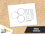 Kit di montaggio per vela ombreggiante triangolare su metallo: cavi in acciaio, tenditore, moschettoni e morsetti.