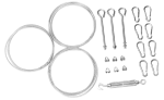 Kit de montage pour voile d'ombrage sur structure métallique : câbles d'acier, tendeurs, mousquetons et serre-câbles.
