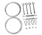 Kit di montaggio per vele ombreggianti scorrevoli su strutture metalliche con cavi in acciaio, tenditori e moschettoni.