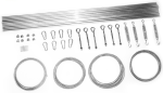 Kit de montage pour stores bivalves sur structures métalliques : câbles, tiges, mousquetons et tendeurs.