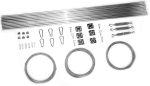 Lille monteringssæt til foldegardiner på trækonstruktioner: stænger, stålwirer, skruer, karabinhager og strammere.