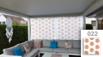 Maßgefertigter Vorhang mit orangem Kreismuster auf einer Terrasse mit Ecksofa und blauen Kissen. Pattern 022.