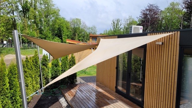 Voile d’ombrage pour terrasse : étanche ou respirante – que choisir ?