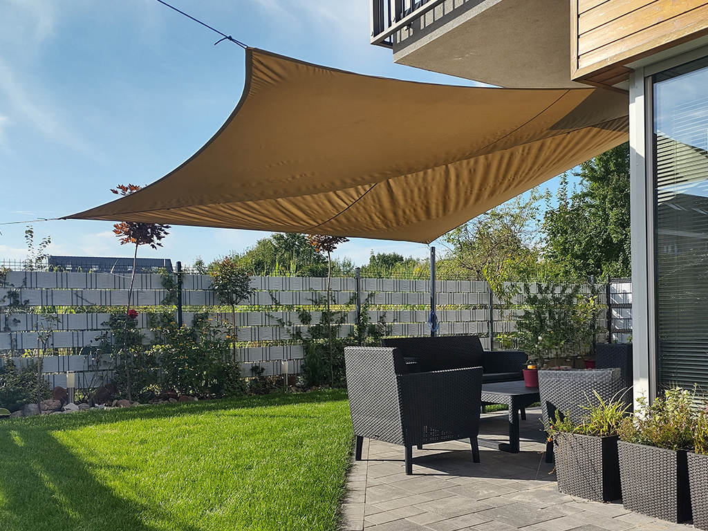 Zonnezeilen voor de tuin op maat gemaakt